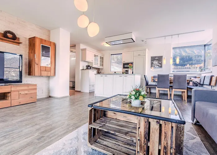 Penthouse In Den Bergen Διαμέρισμα *